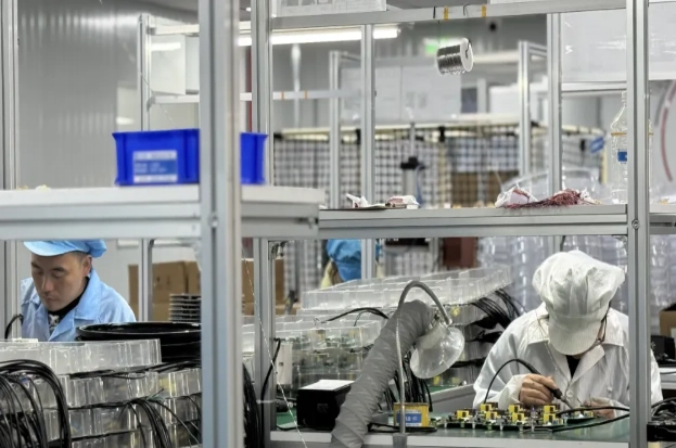 Пластикалық корпусы бар FAMA дыбыстық жаяу жүргіншілер сигналдары қараша айында сатылған 7500 бірлікке жетеді, 1000-нан астам қиылыстарда орналастырылды. Пластикалық корпусы бар FAMA дыбыстық жаяу жүргіншілер сигналдары қараша айында сатылған 7500 бірлікке жетеді, 1000-нан астам қиылыстарда орналастырылды.